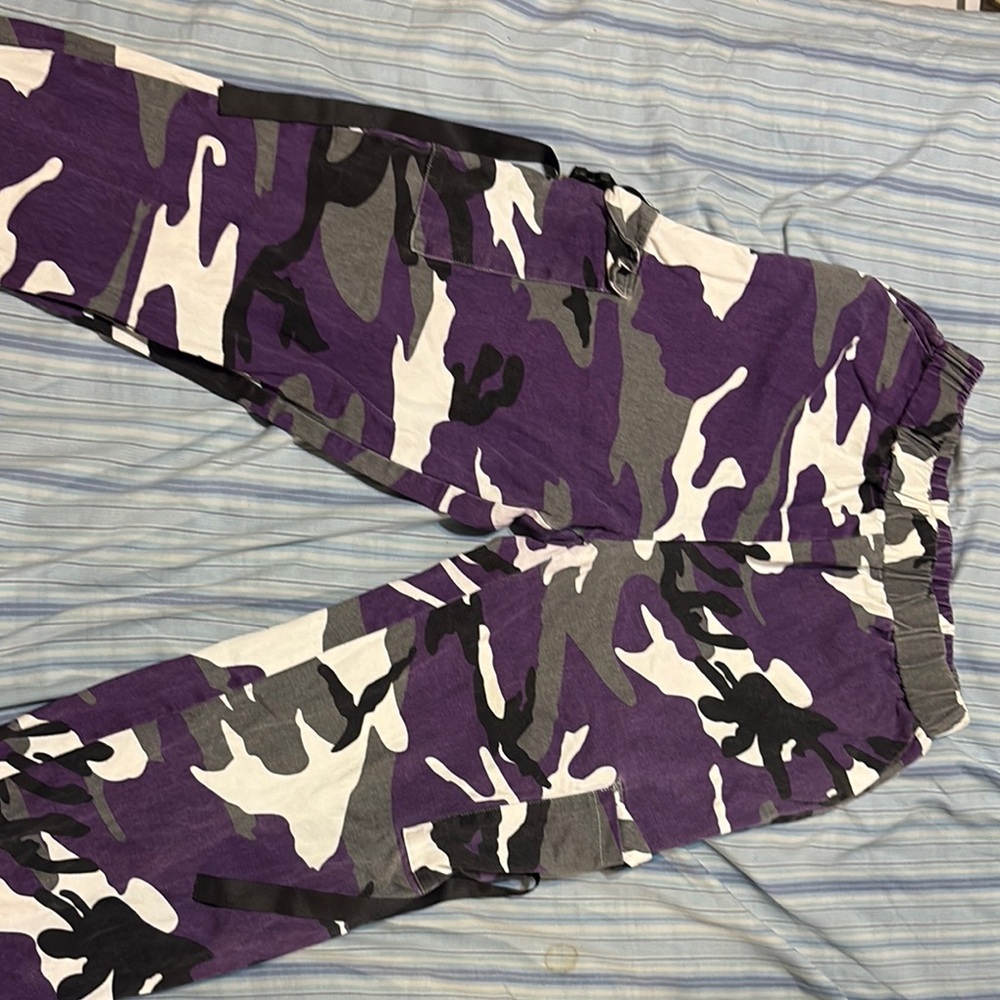 SHEIN Purple Camouflage Pants